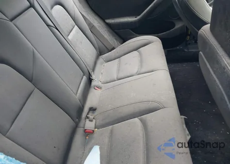 2021 Tesla Model 3 Standard Range Plus Rear-Wheel Drive z USA, uszkodzony, nr VIN 5YJ3E1EA9MF973374